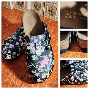 Papillio Floral Clogs by Birkenstock. Size 39 barely worn !!